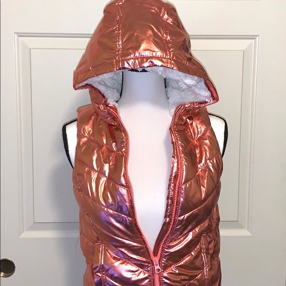 Girls zip up puffer vest size 10-12 - Picture 2 of 6